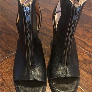 Size 7 bedstu booties